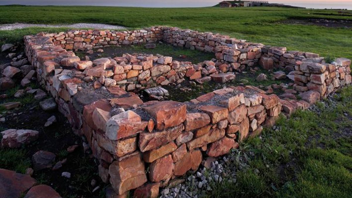 Los orígenes de este asentamiento fortificado se remontan a los lejanos siglos V y IV a.C., cuando estuvo habitado por una antigua tribu de la Edad del Hierro