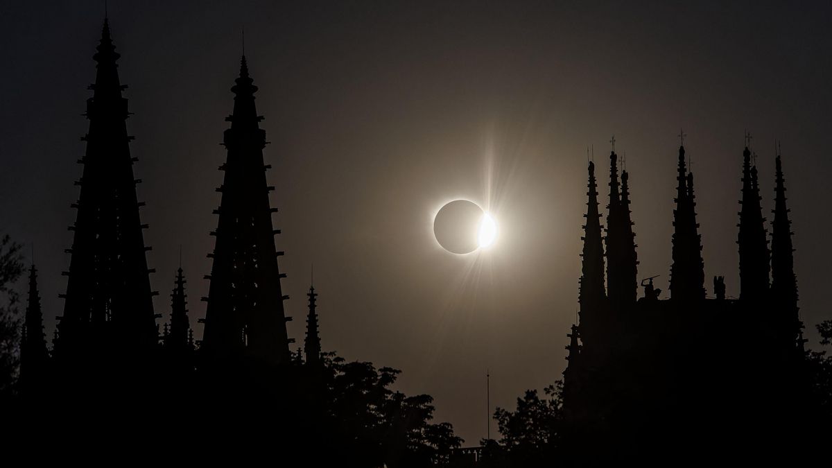 Unas 138.000 personas disfrutaron del eclipse en puntos de observación de Castilla y León