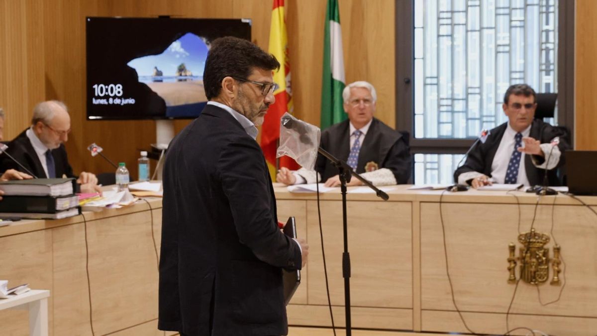 Jesús León admite que denunció a Carlos González "como mecanismo de defensa" y sin ver delito