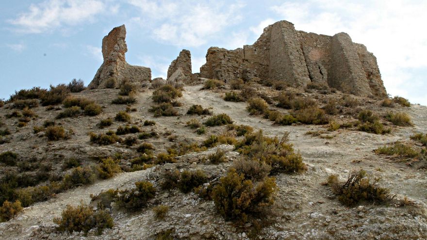 El castillo medieval situado en el punto más alto de Zaragoza con maravillosas vistas del valle del Ebro