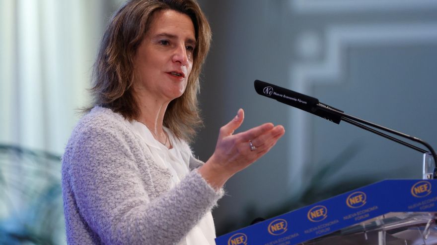 La vicepresidenta tercera del Gobierno y ministra de Transición Ecológica, Teresa Ribera, interviene ayer en el Foro de la Nueva Economía, en el Hotel Mandarón Oriental Ritz de Madrid. EFE/Mariscal