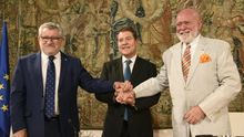 Firma del protocolo entre la Junta y el coleccionista Roberto Polo