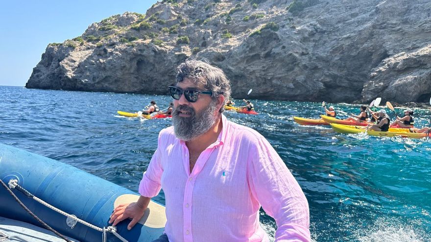 A por una cabra disecada y a una feria de caza: el vicepresidente de Vox en Mallorca hizo 20 viajes 'sin rastro' en coche oficial