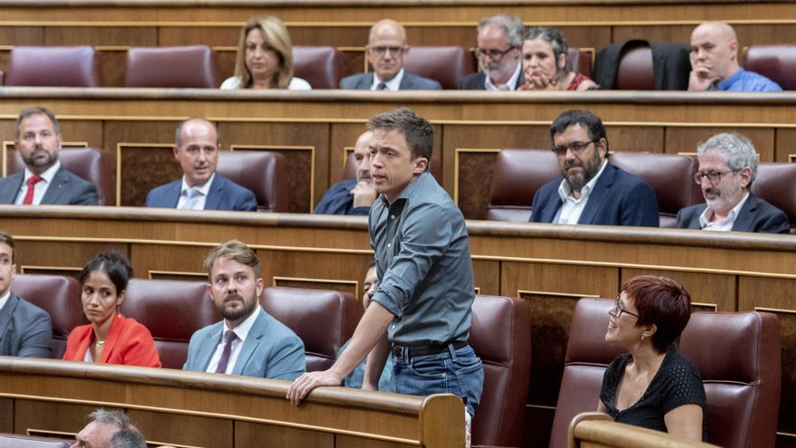 Archivo - El líder de Más País, Íñigo Errejón, jura la Constitución durante la Sesión Constitutiva de la XV Legislatura en el Congreso de los Diputados, a 17 de agosto de 2023, en Madrid (España).
