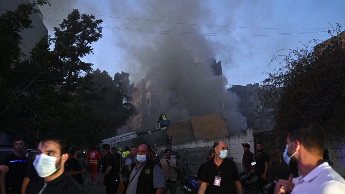 Israel ataca la sede de Hizbulá en el sur de Beirut el 27 de septiembre de 2024.