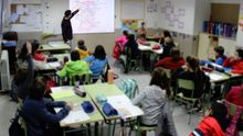 Alumnos durante una clase en un centro valenciano antes de la crisis de la COVID-19.