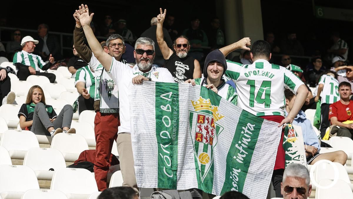Grada Blanquiverde del Córdoba CF - SD Huesca