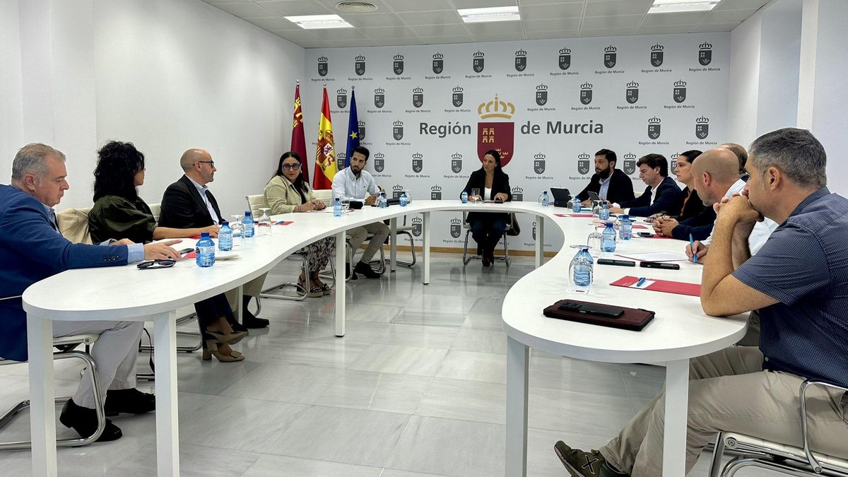 La consejera de Turismo se reúne con el sector para analizar la situación tras el paso de la DANA ‘Alice’ por la Región