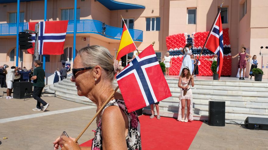 La mayor colonia de noruegos celebra en la mediterránea l'Alfàs el día nacional de Noruega