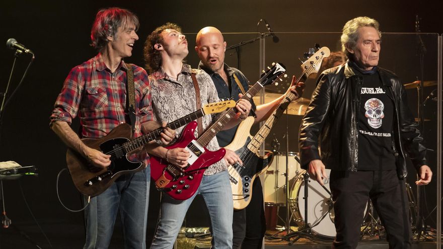 Uno de los momentos divertidos del concierto, cuando se intercambiaban los instrumentos