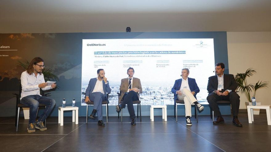 Imagen de la primera mesa redonda celebrada en el marco de la jornada 'El puerto: motor económico de Balears'