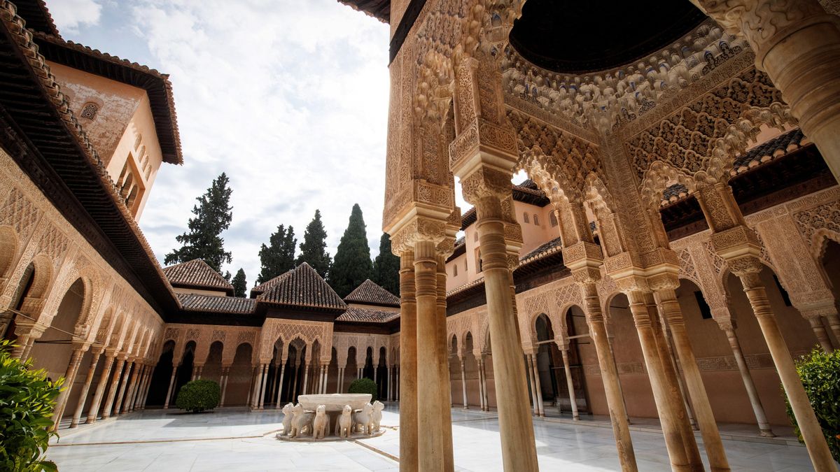 Vista del interior de la Alhambra de Granada en una imagen de archivo. EFE/ Miguel Ángel Molina