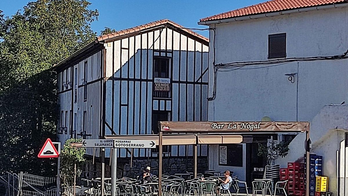 El Bar La Nogal en La Alberca (Salamanca), un nombre más leonés (feminizando los árboles), imposible.