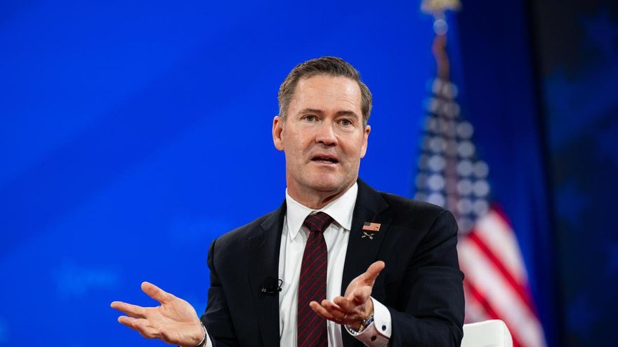 Trump cesa a Mike Waltz como asesor de Seguridad Nacional por el 'Signalgate' pero lo nombra embajador en la ONU