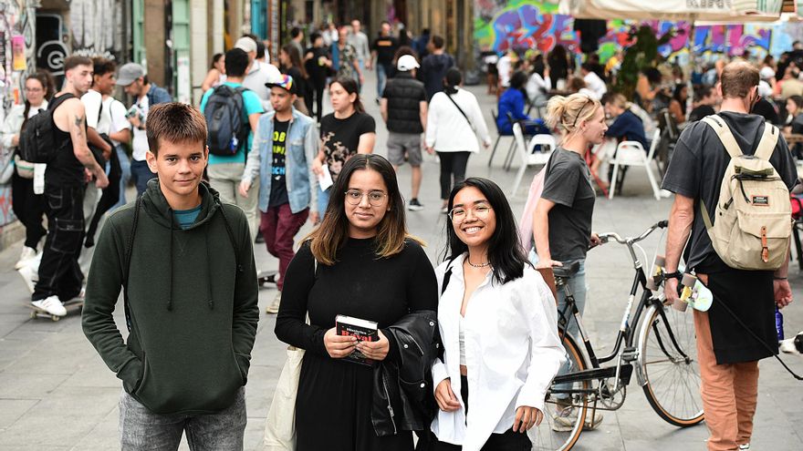 Suicidios, amoríos y desapariciones: 21 adolescentes publican las historias jamás contadas del Raval
