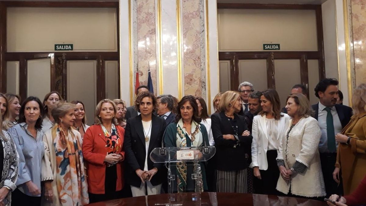 El Grupo Popular cierra filas con la diputada a la que Rufián guiñó un ojo y llamó "palmera"