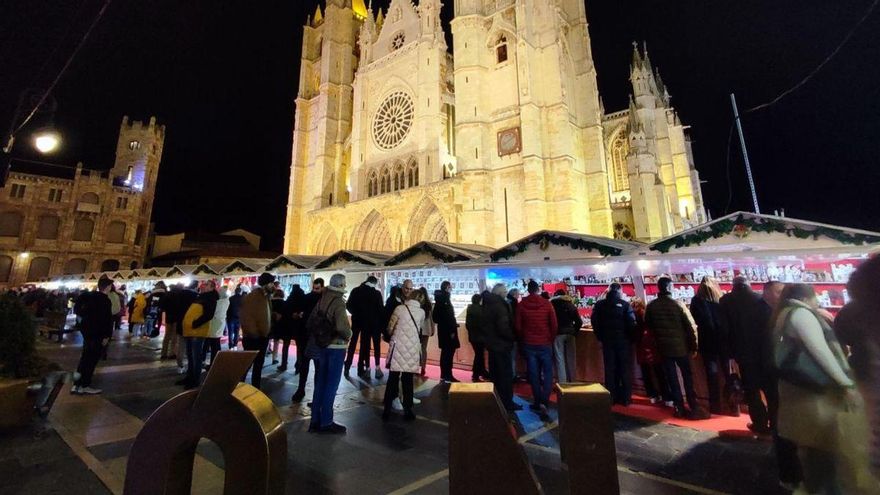 Mercadillo de Navidad 2025 de León: 40 casetas y 20 actividades infantiles en la plaza de la Catedral