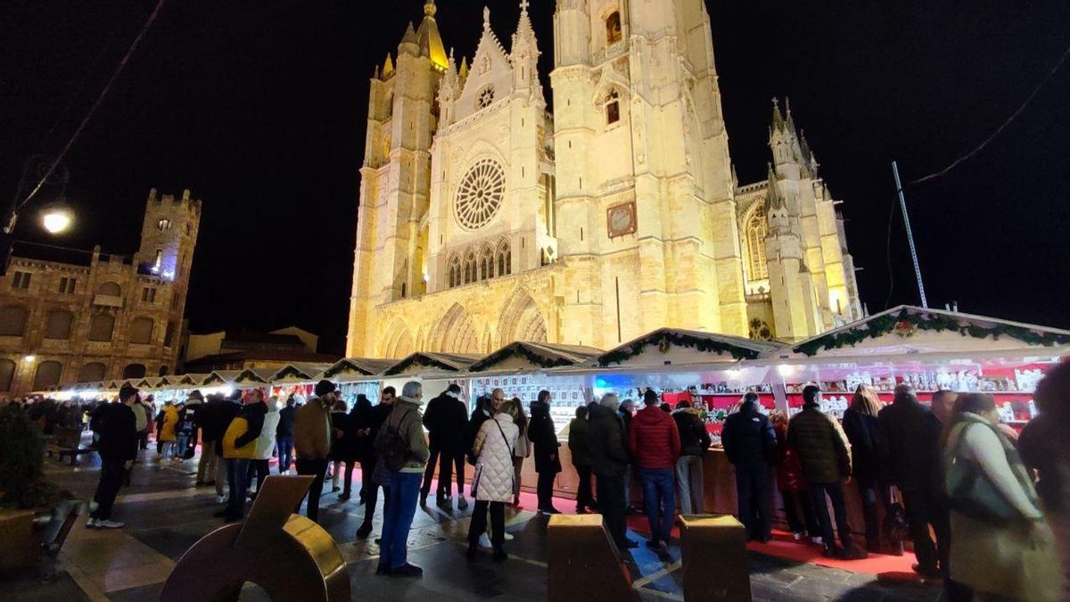 Mercadillo de Navidad 2025 de León: 40 casetas y 20 actividades infantiles en la plaza de la Catedral
