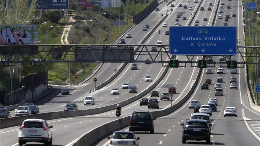 Normalidad en las carreteras, salvo pequeñas retenciones para salir de Madrid