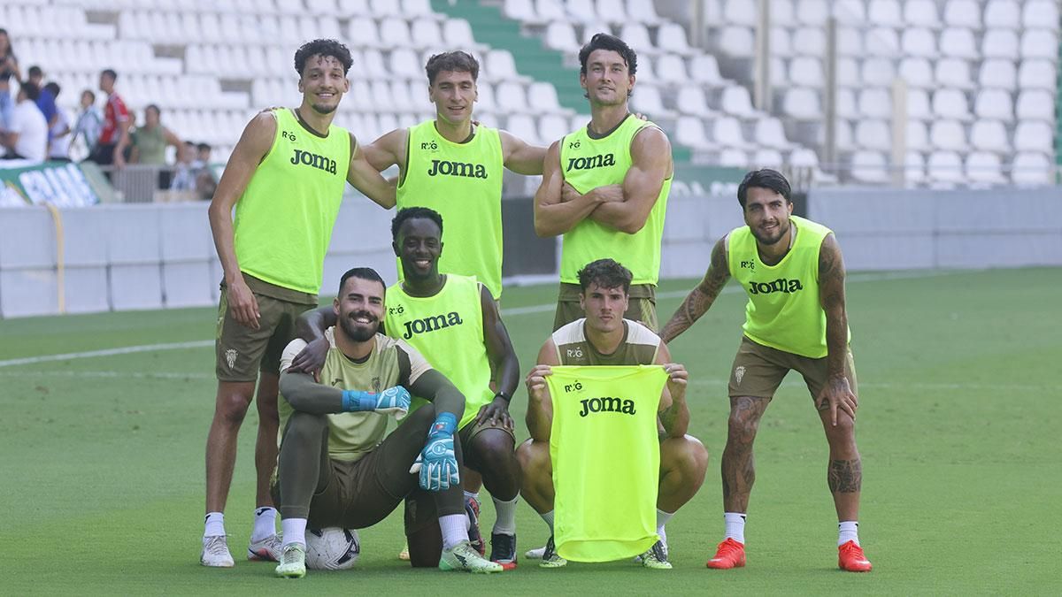 Entrenamiento del Córdoba a puerta abierta para la afición