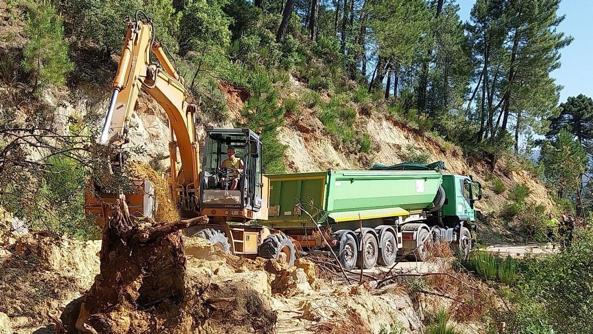 Trabajos en el acceso de Los Chorros del Río Mundo.