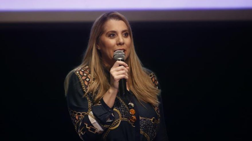 La presidenta de MET community, Yanire Braña, habla este martes durante el XX Foro de Emprendimiento Femenino BBVA-MET en Medellín (Colombia).