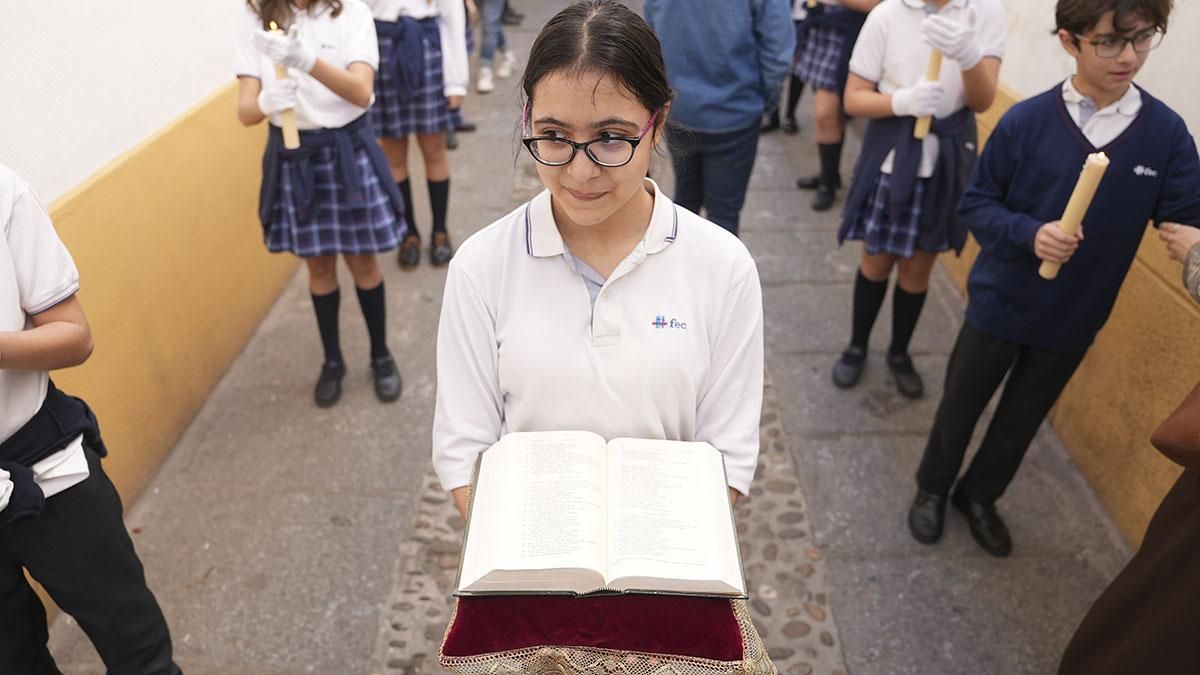 Procesión infantil del Colegio FEC Sagrada Familia