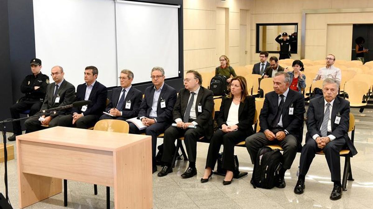 Penas de hasta 4 años de cárcel para la excúpula de la CAM por falsedad contable