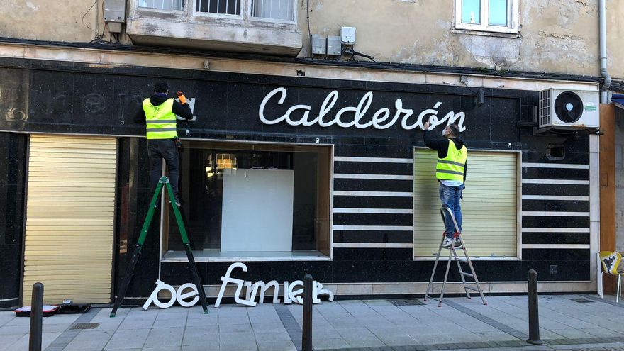 El proyecto Santatipo evita la desaparición del rótulo de la Perfumería Calderón, de Santander