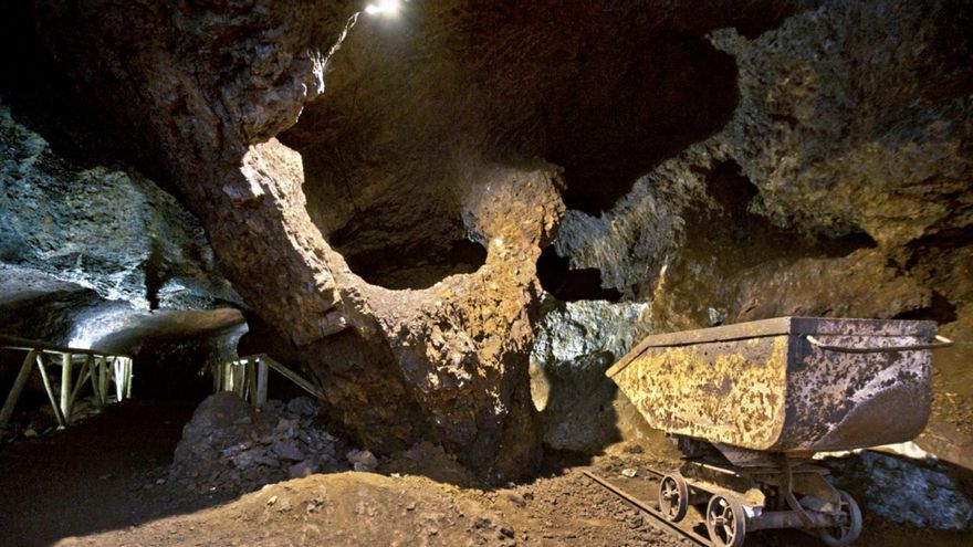 Aunque los celtíberos ya extraían hierro de estas profundidades, fue bajo el Imperio Romano cuando esta mina de La Mancha vivió su mayor esplendor