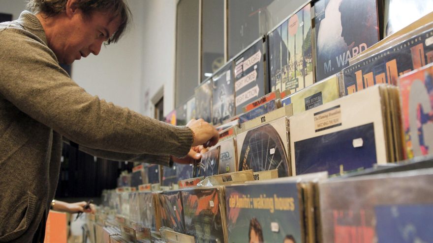 De rojos, maricones y travestís