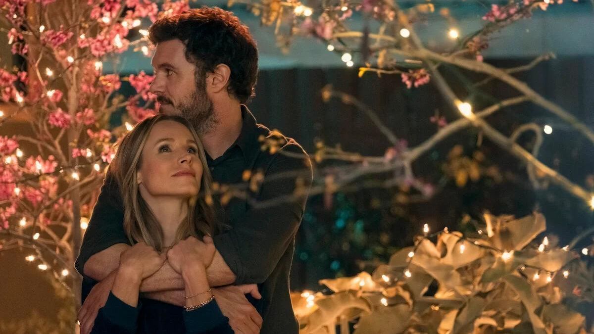 La comedia romántica más vista de Netflix está basada en una historia real y más personal de lo que pensabas