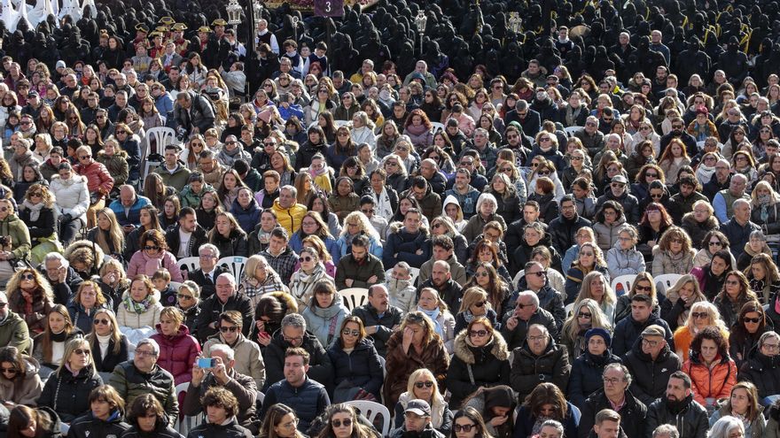 Celebración del acto de El Encuentro en el transcurso de la Procesión de los Pasos de León