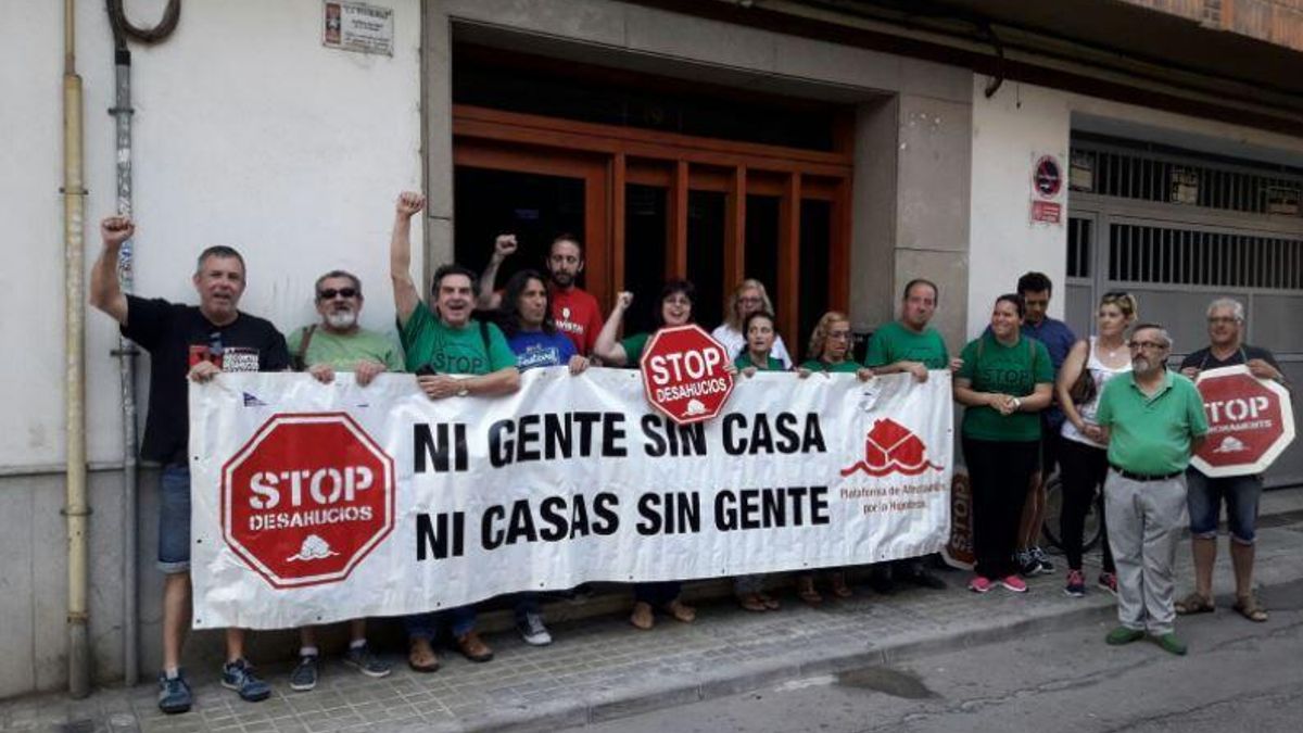 Entidades vecinales y sociales exigen al Consell de Mazón que limite los alquileres y que ponga freno al acoso inmobiliario