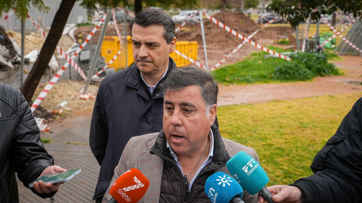 Trabajos en la calle Poeta Juan Jiménez Macías "Mondeño"