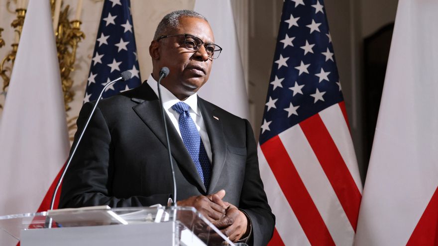 Lloyd Austin dice que "aún hay tiempo para la diplomacia" en Ucrania EFE/EPA/LESZEK SZYMANSKI POLAND OUT