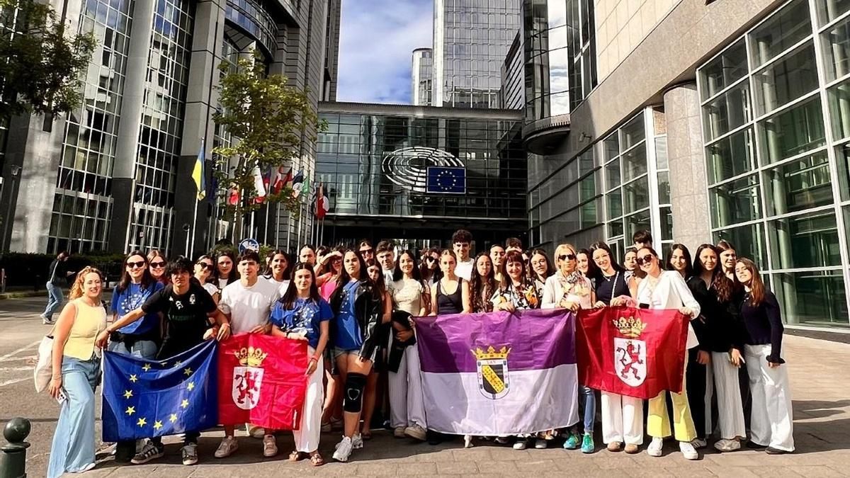 El Instituto Fernando I de Valencia de Don Juan, nombrado como Escuela Mentora del Parlamento Europeo