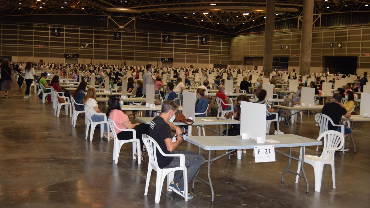 Pruebas en Feria València con la distancia de seguridad entre mesas.