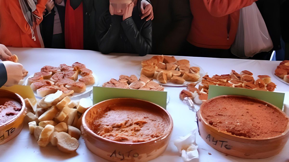 Santa María del Páramo reparte más de 1.000 raciones de su tradicional tapa de ajo este domingo