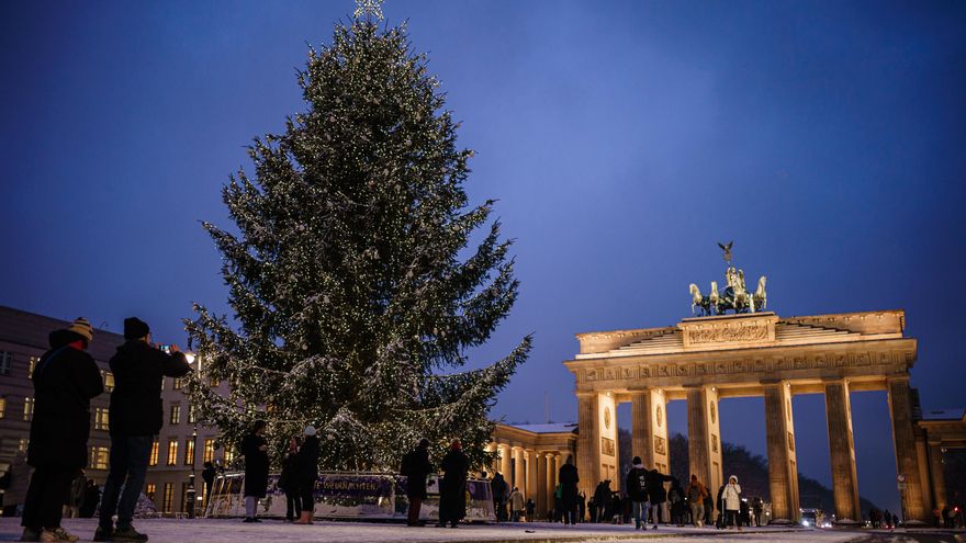 Alemania cerrará discotecas y limitará las reuniones a diez personas ante el avance de ómicron