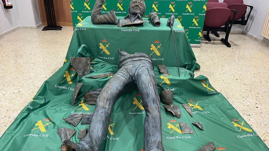 La Guardia Civil recuperó la estatua robada en fragmentos.