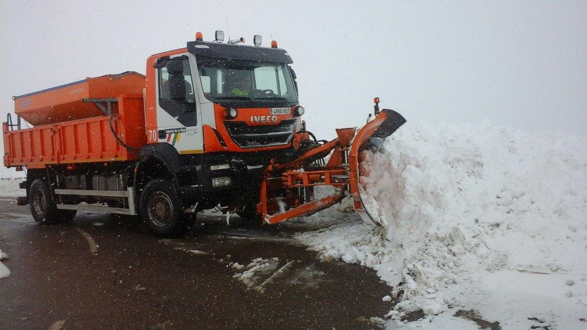 La Rioja está preparada para la nieve: cien profesionales y 21 quitanieves