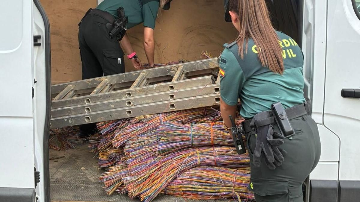 Detienen a un hombre de 36 años con más de una tonelada de cable de cobre robado en el Órbigo