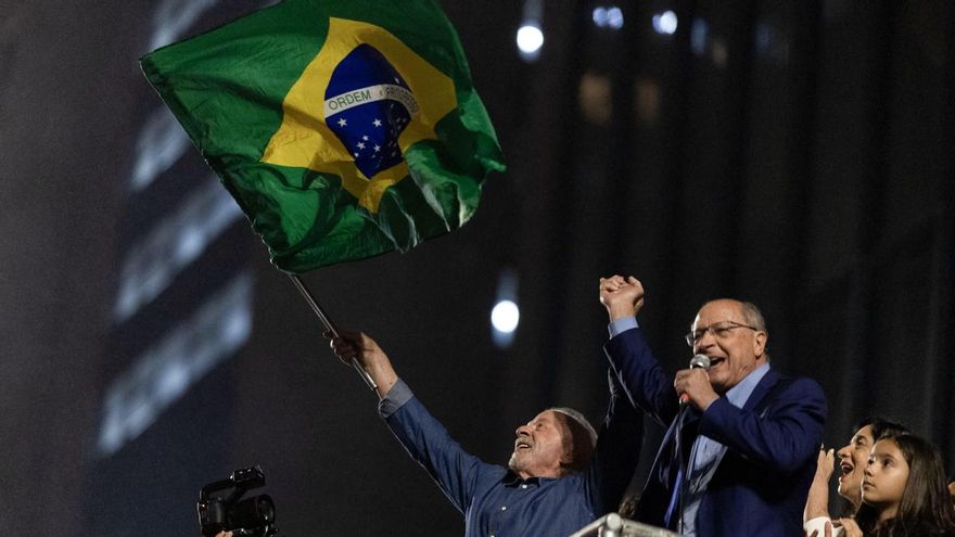 Lula da Silva logra la remontada: vence a Flávio Bolsonaro y será presidente de Brasil por cuarta vez