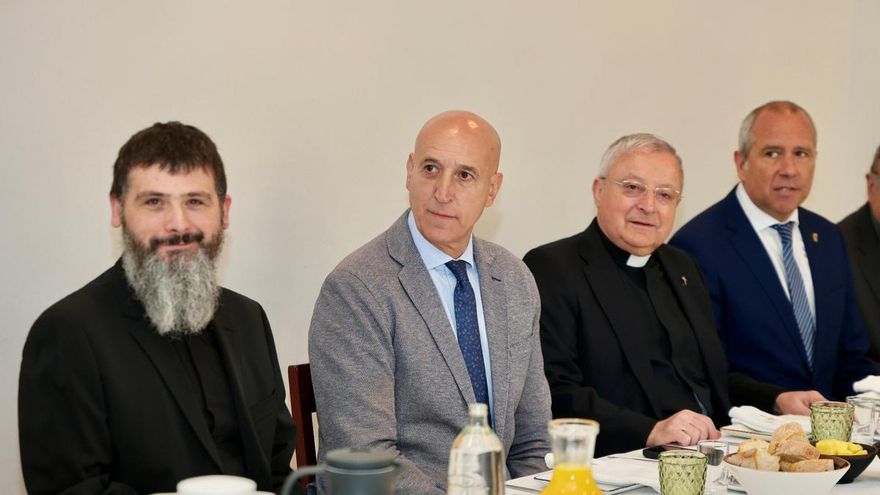 Diez carga contra Cendón, quien sugirió otra candidatura para la alcaldía de León: "Es un hombre con serios complejos"