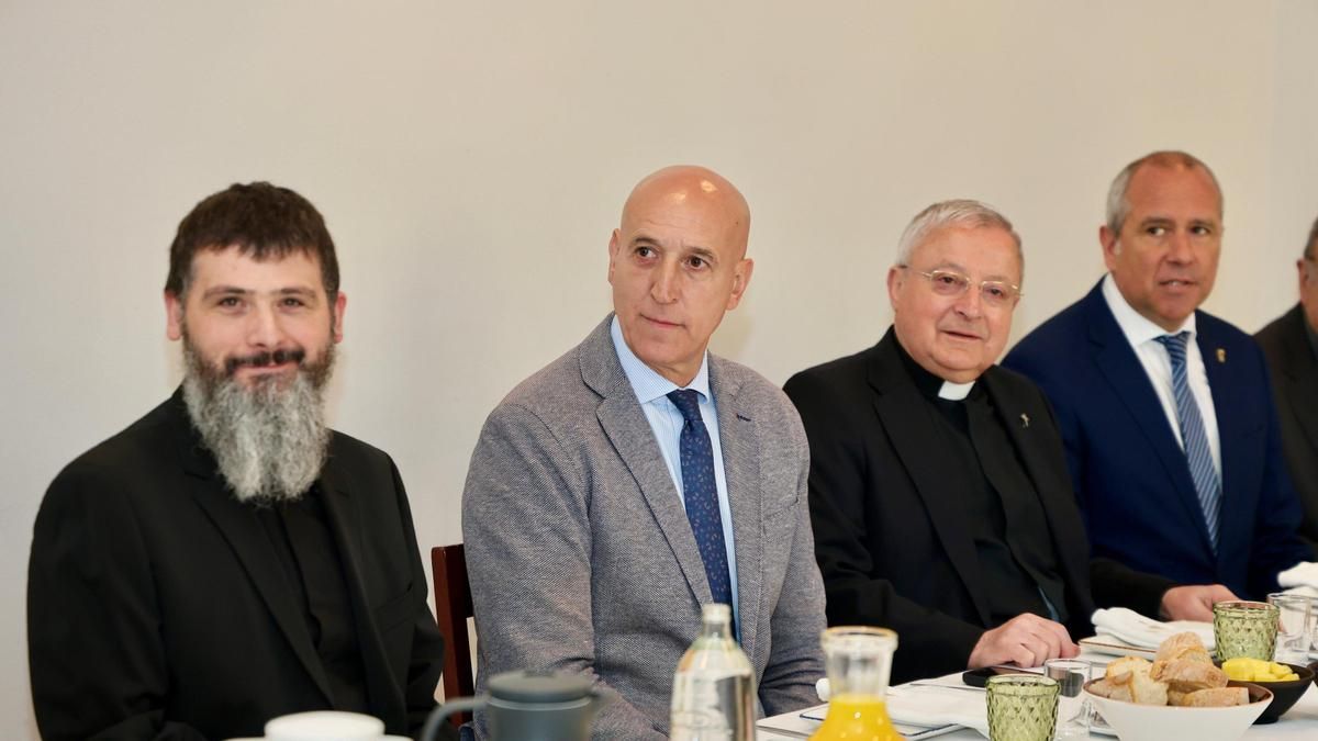 Diez carga contra Cendón, quien sugirió otra candidatura para la alcaldía de León: "Es un hombre con serios complejos"