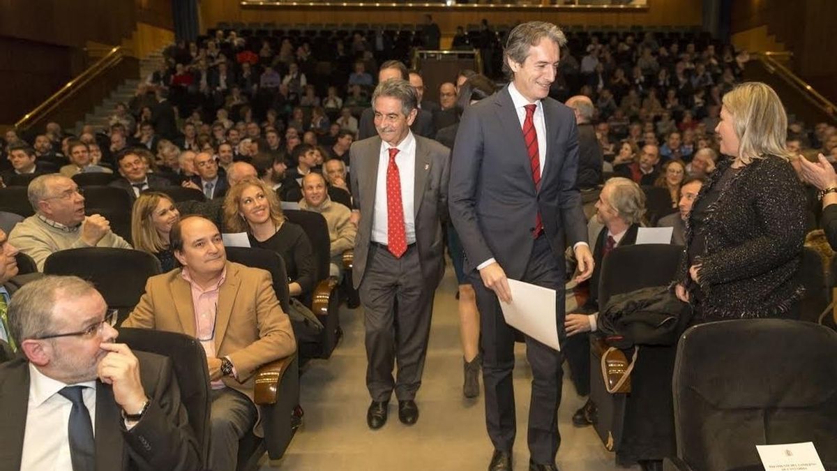 De la Serna ha protagonizado un acto organizado por la Delegación del Gobierno en Cantabria.