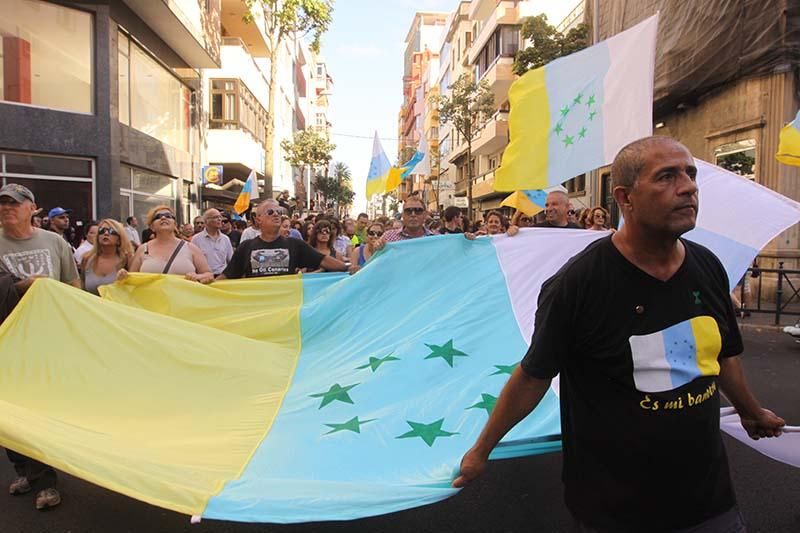 Manifestación contra las prospecciones petrolíferas en Las Palmas de Gran Canaria. (Brissón Reyes).