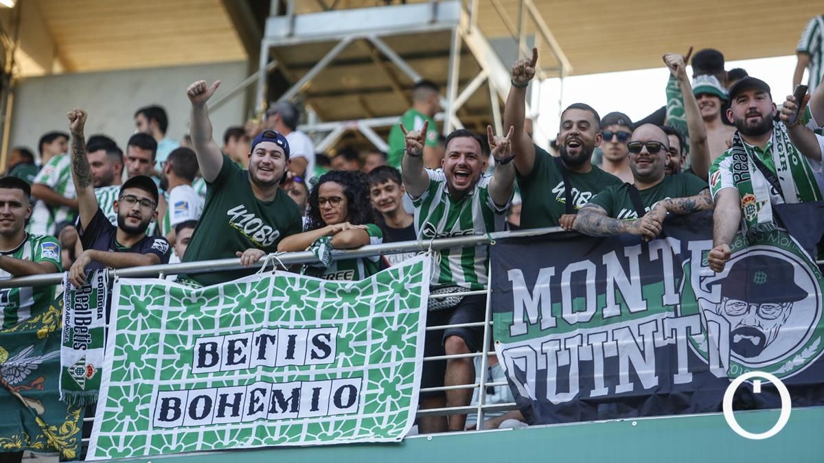Grada Blanquiverde del Córdoba CF - Real Betis