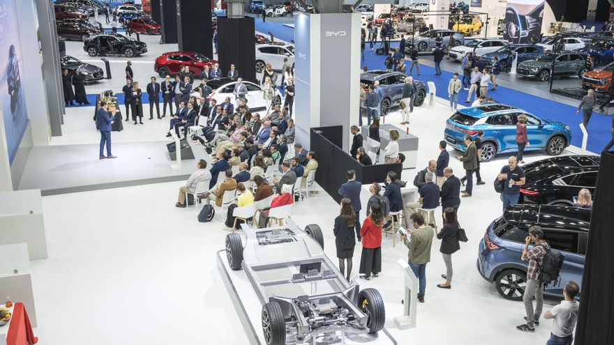 Automobile Barcelona: dominio asiático en el feudo de Seat